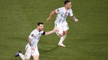 Argentina doblega a Uruguay y Messi llega a 80 goles con la Albiceleste