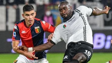 Génova, con Johan Vásquez de titular, empata el derbi con el Spezia