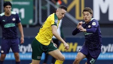 Érick Gutiérrez es titular en goleada del PSV que sigue tras la cima del Ajax