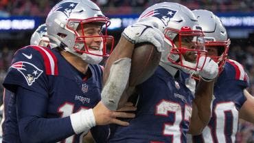 Patriots y Mac Jones dan paliza a Titans y son el equipo del momento en NFL