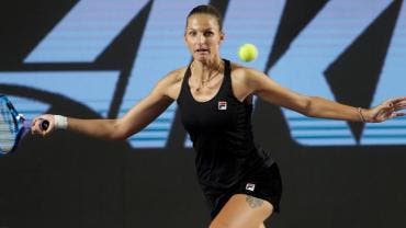 La checa Pliskova vence a Muguruza en un duro partido en las WTA Finals