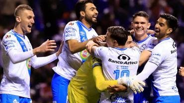 Puebla elimina a Chivas en penales con atajadas heroicas de Antony Silva