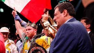 Sulaimán ve al ‘Canelo’ como heredero de la estafeta de leyenda de JC Chávez