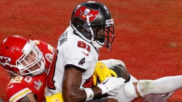 La NFL sanciona a Antonio Brown con tres partidos por falsificar su vacuna