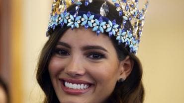 Stephanie Del Valle.