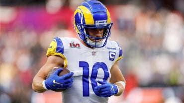 Cooper Kupp celebra MVP con desfile en Disneyland junto a Stafford y Donald