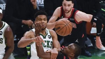Antetokounmpo doma a los Bulls y lidera victoria de los Bucks en los playoffs