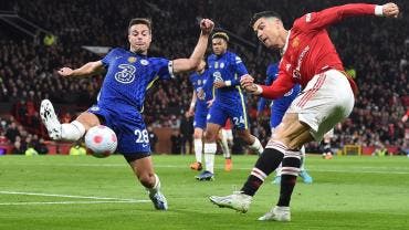 Manchester United empata con Chelsea y se aleja de la zona de Champions League