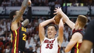 Duncan Robinson se viste de francotirador y Miami Heat doblega a Atlanta Hawks