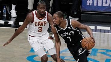 Kevin Durant y Kyrie Irving citan a los Nets con los Celtics en los playoffs