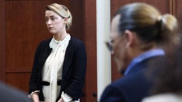 Amber Heard asegura que Johnny Depp le pegó por celos de James Franco.