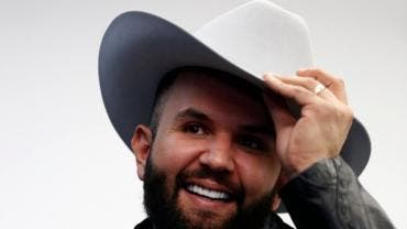 El cantante de música regional mexicana Carín León.