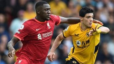 Liverpool gana a Wolverhampton y roza la gloria en la Premier League