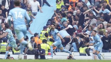 Manchester City remonta en cinco minutos y es campeón de la Premier League