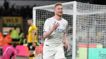 Manchester City golea a Wolves con póker de De Bruyne que le acerca al título