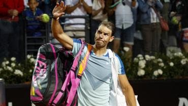 Rafael Nadal vuelve a entrenar y viajará el miércoles a París al Roland Garros