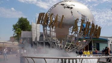 Los parques Universal recrean el filme 'Halloween' en su nueva casa de terror.