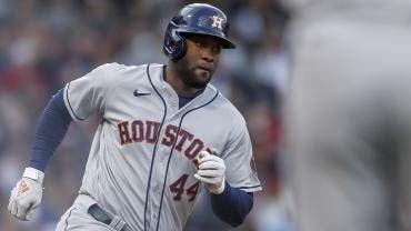 Cubano Yordan Álvarez pega dos cuadrangulares en triunfo de Astros sobre Mets