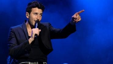 Sebastián Yatra se queda con la camiseta de Luis Suárez.