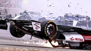 El Gran Premio de Silverstone inicia con accidente y bandera roja