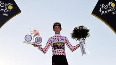 París aclama a Jonas Vingegaard como nuevo rey del Tour de Francia