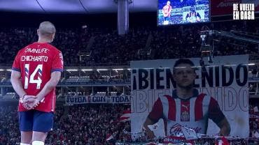 Presentan a 'Chicharito'