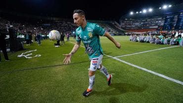León presenta a Guardado