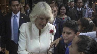 Carlos III, en tratamiento oncológico: la reina Camila afirma que está muy bien