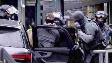Toma de rehenes en Holanda: arrestan a hombre con explosivos 