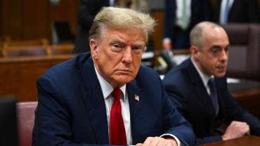 Jueza rechaza desestimar cargos de dos acusados: caso documentos clasificados de Trump