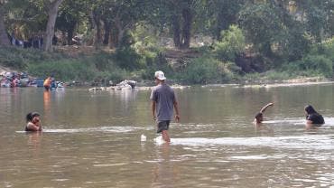 Migrantes en el río Suchiate