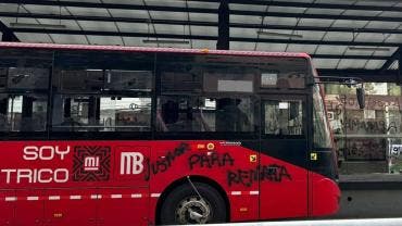 Renata Maya Metrobus Tlatelolco