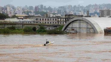 Sube a 57 el número de muertos por inundaciones en el sur de Brasil