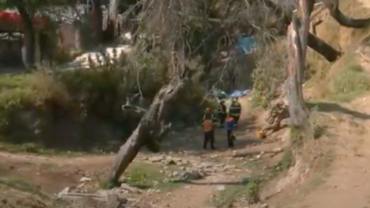 pierde la vida al caer de un barranco