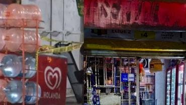 Joven es baleada  a las afueras de un abarotes