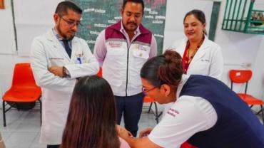  vacunación en escuelas de CDMX contra sarampión, rubéola y parotiditis 