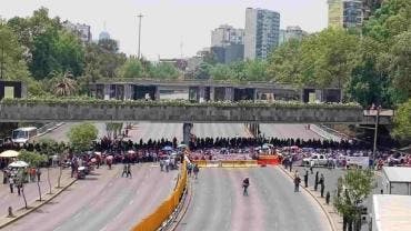 CNTE bloquea Circuito Interior a la altura de la Estela de luz