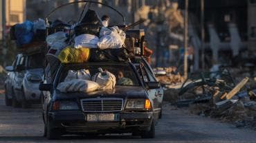 Palestinos desalojan Rafah en la Franja de Gaza