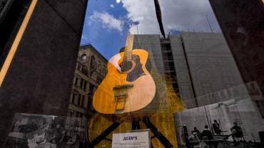guitarra John Lennon subasta