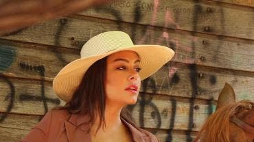 Larissa Riquelme IA robo