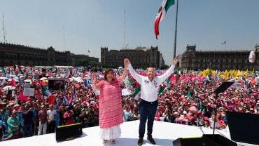Xóchitl Gálvez y Santiago Taboada en el Zócalo