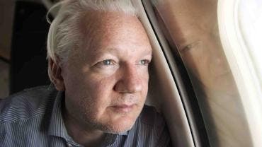 Assange llega a las Islas Marianas para sellar acuerdo judicial con EU