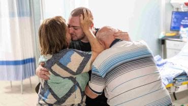 Anuncia Israel el rescate de cuatro rehenes en operaciones en el centro de Gaza