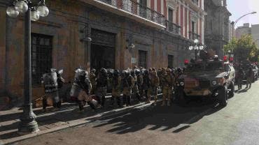 Dice Comandante general de Bolivia, liberará a ‘presos políticos’