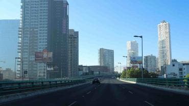 Hombre muere en segundo piso 