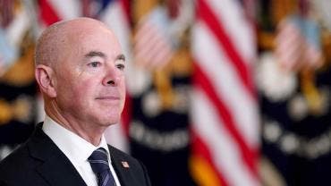 Asegura Mayorkas, EU no aumentará el número de citas diarias de la aplicación CBP One