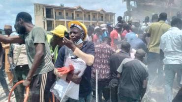Derrumbe de colegio en Nigeria deja varios estudiantes muertos