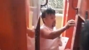 Metro Coyuya CDMX atorado hombre