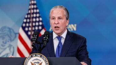 Gene Sperling Biden campana Kamala Harris