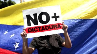 Maduro pretende silenciar el derecho de los venezolanos a elegir Henrique Capriles